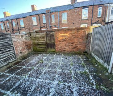 3 Bed Terraced House, Kipling Avenue, CH42 - Photo 1