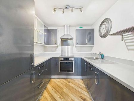 Viridian Square, Aylesbury, HP21 - Photo 5