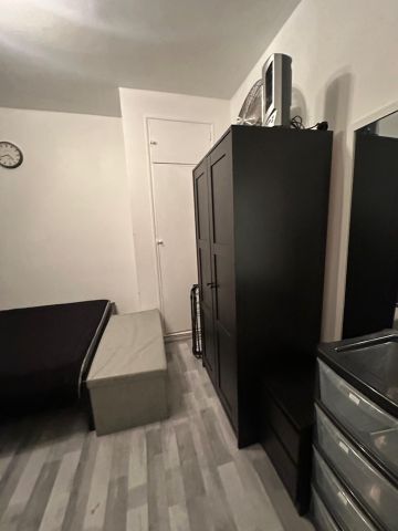 2 Bed Flat, Darlington House, SW8 - Photo 2