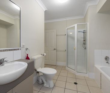 Elevated Two Bedroom Unit Overlooking The Lakes - Photo 4