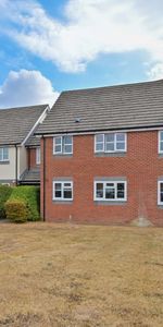 A spacious two bedroom apartment with parking and communal gardens. - Photo 4