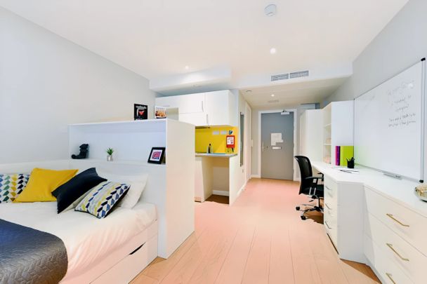 Studio silver - top floor (new style) - Photo 1