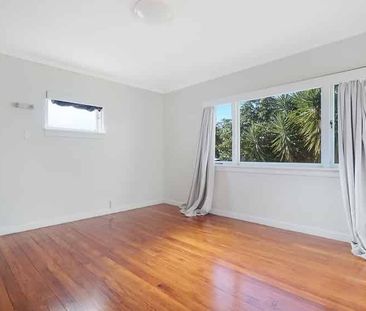 Spacious Three-Bedroom Home with Large Garden – Mount Roskill - Photo 4