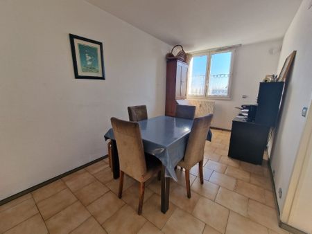 Appartement à louer dernier étage avec balcon à Roissy-En-Brie (77) - Photo 5