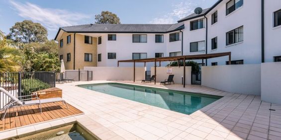 Available now - Photo 3