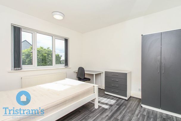 5 bed Semi-Detached House for Rent - Photo 1