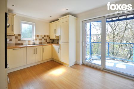 2 bed flat to rent in Flat 9, Stockwood Court - Photo 4