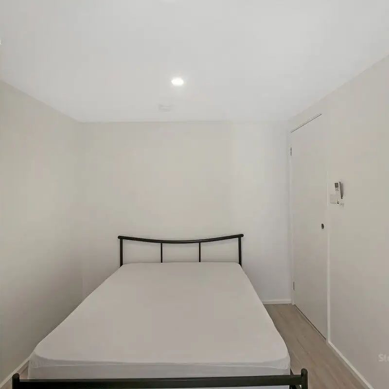 “TWO ROOM AVAILABLE WITH SPLIT SYSTEMS” - Photo 1