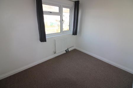 3 bedroom end of terrace house to rent - Photo 5