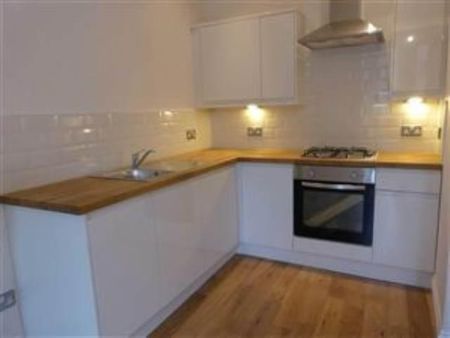 2 bedroom flat to rent - Photo 2