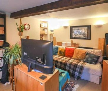 Honeysuckle Cottage, St Michaels Court, Ashton, NN7 - Photo 1