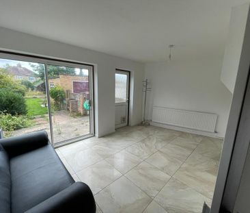 3 bedroom semi-detached house to rent - Photo 5