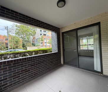 Beautiful Freshly Painted 2 Bedroom Unit, Fantastic Location, Brand... - Photo 6