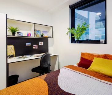 Private Studio Silver - Photo 1