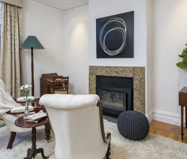 Stylish & Secure home in wanted locale - Photo 5