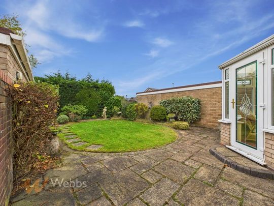 3 bedroom detached bungalow to rent - Photo 1