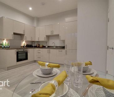 2 bedroom flat to rent - Photo 2