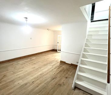 3 Bed Terraced House, Mcausland House, E3 - Photo 2
