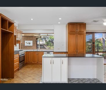 Family Home! - Photo 6