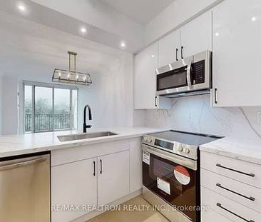 Yonge St.& Yorkmills Rd. Stunning 1Bdrm +Den Brand New Modern Floorin - Photo 2