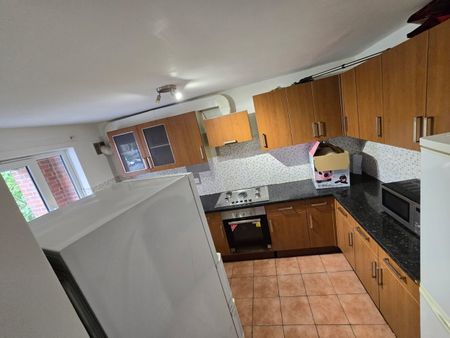 Room in a Shared House, Clarence Lane, SW15 - Photo 3