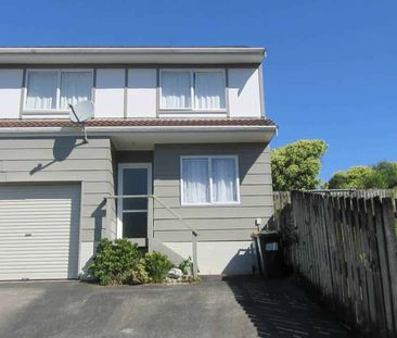 Sunny Two-Level Townhouse – Perfect for a Smal... - Photo 3