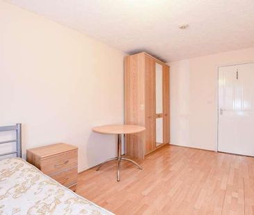 Slough, Berkshire, SL1 - Photo 5