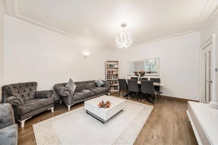 4 bedroom flat to rent - Photo 2