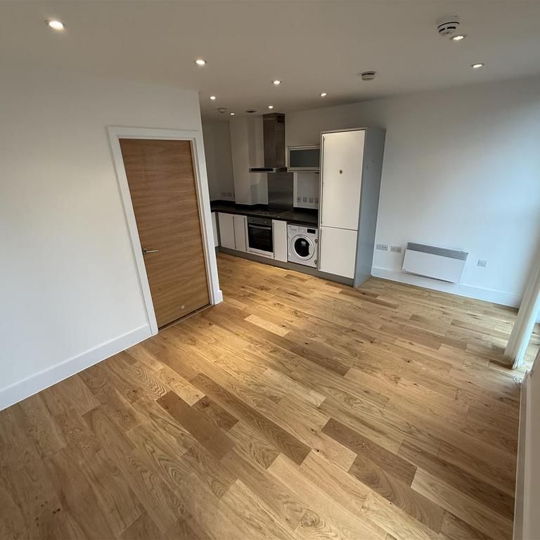 3 bedroom apartment to rent - Photo 1