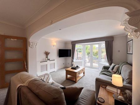 3 bedroom property to rent - Photo 2