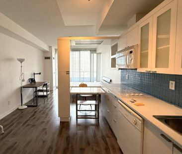 For Lease - 111 Elizabeth Street Unit# 1730, Toronto, Ontario - Photo 4