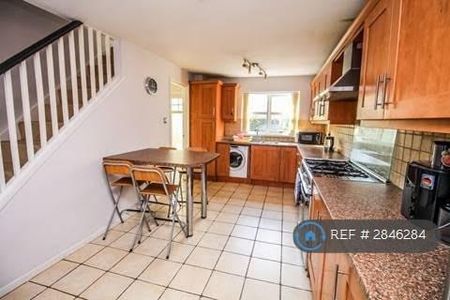 3 bedroom end of terrace house to rent - Photo 5