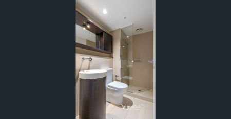 Great location, modern one bedroom apartment - Photo 3