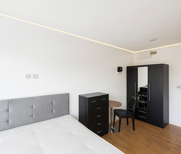 Studio to rent - Photo 3