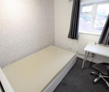 4 Bed Student Home - Edgar Road, Opposite CCCU - Photo 6