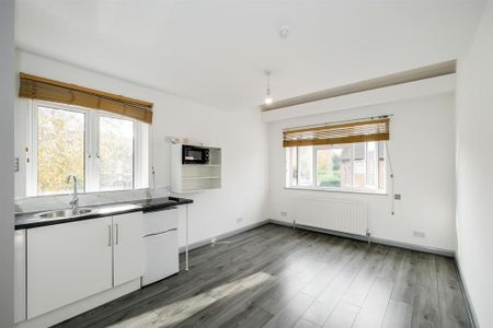 Studio to rent - Photo 5