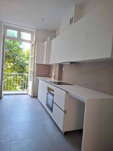 Location Appartement 5 pièces 151m² NIMES 30000 - Photo 3