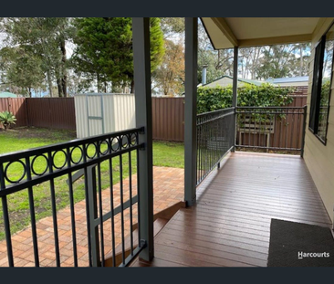 Modern 2 Bedroom Cottage Close to Amenities - Photo 6