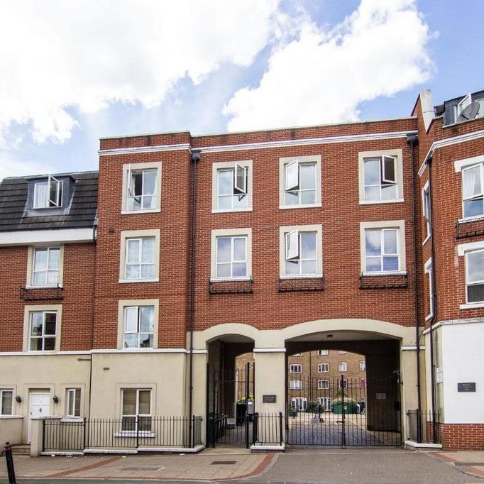 2 bedroom ground floor flat to rent - Photo 1