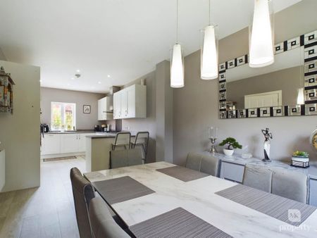 4 bedroom detached house to rent - Photo 3