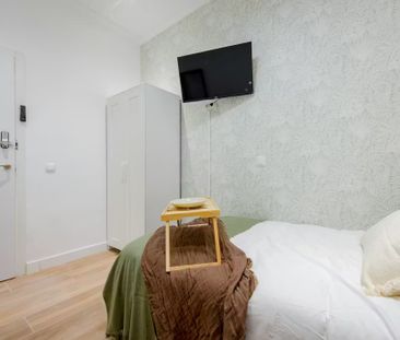 Calle del Marqués del Duero, Madrid, Community of Madrid 28001 - Photo 4