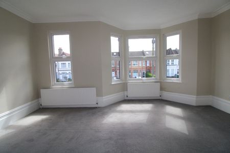 2 Bed Flat, Fillebrook Road, E11 - Photo 4