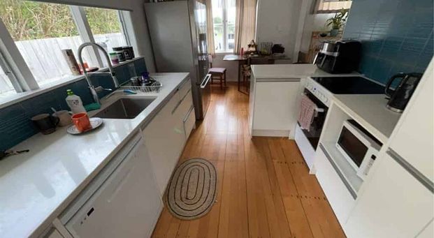 24 Evans Road, Glen Eden - Photo 1