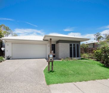 Spacious Four Bedroom Coomera Home with Additional Living Space - Photo 6