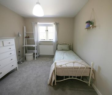 4 bedroom detached house to rent - Photo 4