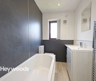 2 bed end of terrace house to rent in Salisbury Close, Madeley - Photo 6
