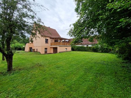 Einfamilienhaus mit großzügigen Garten in idyllischer Lage von Burg - Foto 2