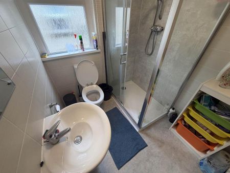 4 bedroom terraced house to rent - Photo 2