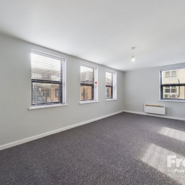 Station Road, Ashford, Surrey,TW15 - Photo 1