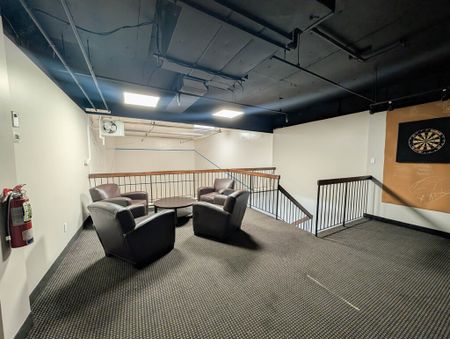 **ALL INCLUSIVE** Beautiful 2 Bedroom Condo in Hamilton!! - Photo 3